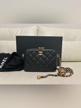 CHANEL Pearl Crush Camera Case Black Lambskin